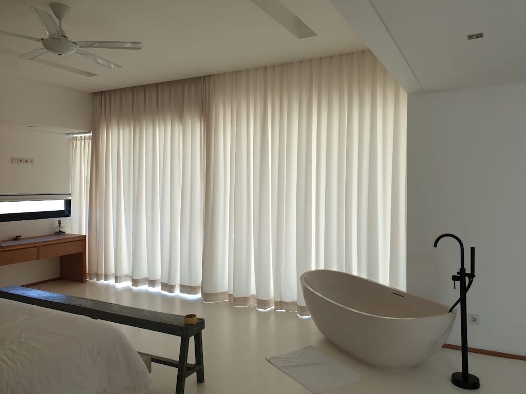bathtub-villa-bali