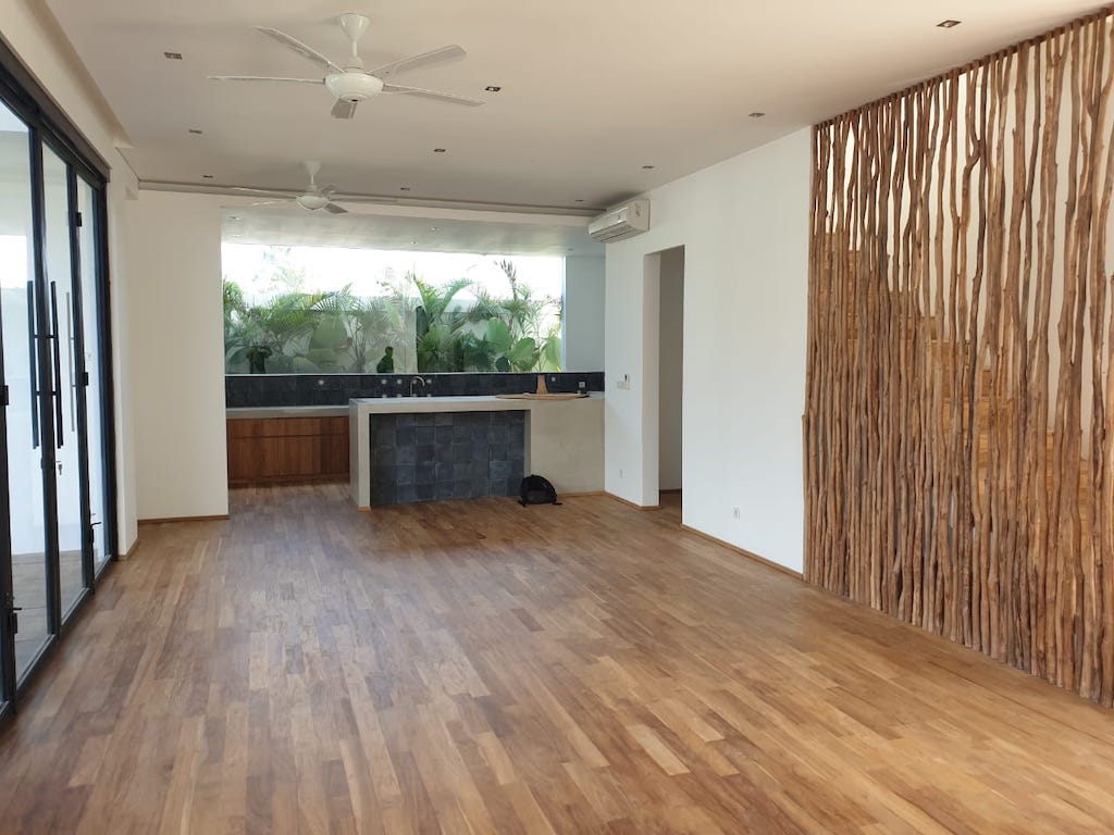 wooden-villa-interior-bali